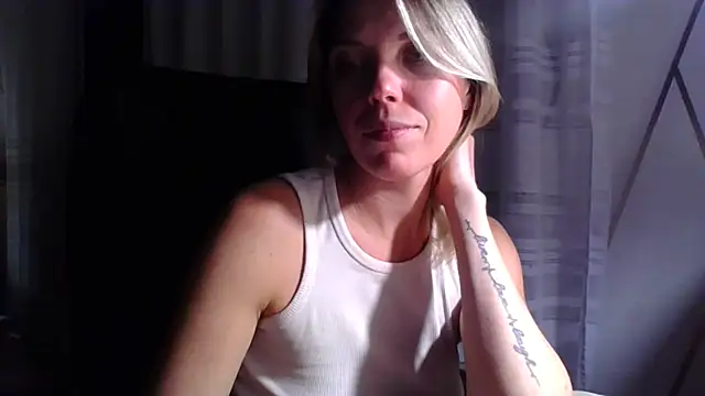 VelvetLove287 online show from October 19, 8:22 pm