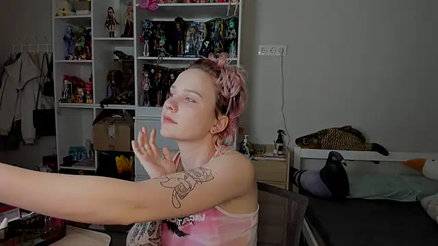 School Love online show from February 16, 7:52 am