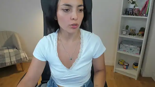  BellaEvans  online show from July 28, 11:17 am