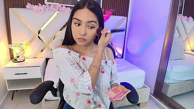 Emelie Ch1 online show from July 9, 1:30 am