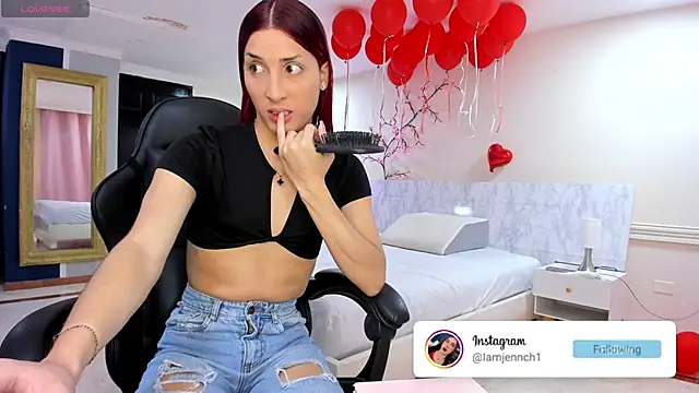 charolbruce 1 online show from June 17, 11:55 am