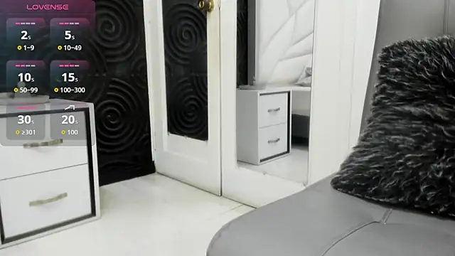 AbigailWilliams  online show from December 19, 1:03 pm