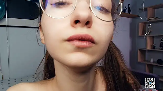 PollyBeev online show from October 14, 8:39 am