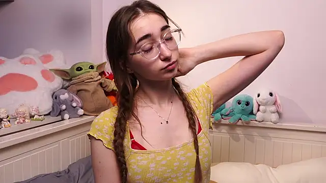 PollyBeev online show from April 26, 7:17 am