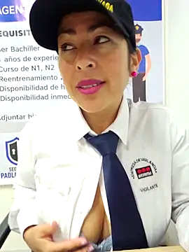 Snapshot of MARIANA-12_ chatting on October 9, 12:31 pm MARIANA-12 online show from October 9, 12:31 pm
