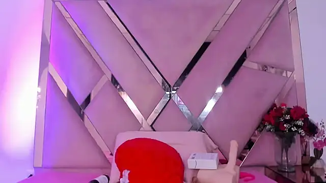 ninaht online show from October 20, 10:46 pm