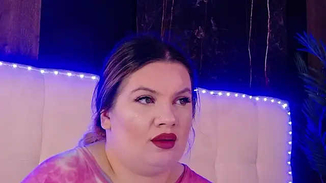 MelanieBrownn online show from March 18, 5:45 am