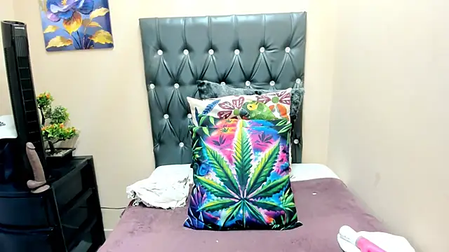 Temptressqeen online show from January 6, 5:22 am