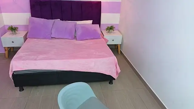 Scarlett  bell online show from July 18, 2:08 pm
