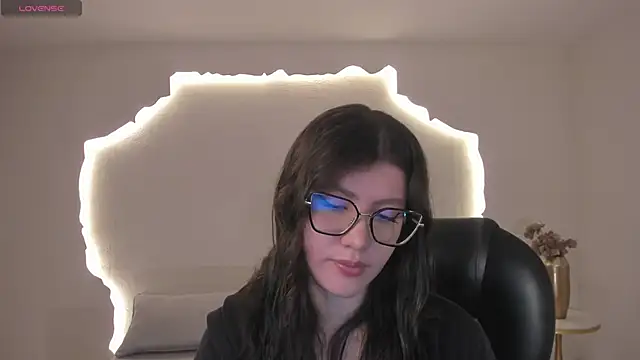 AmberFarrell online show from June 8, 8:30 pm