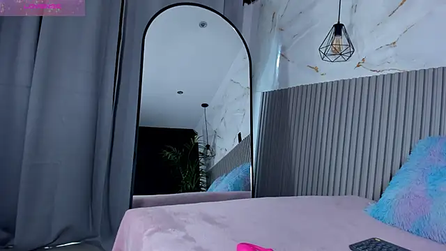 valentina lux online show from June 29, 7:35 pm
