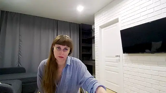 Daniella Lorente online show from May 1, 11:30 pm