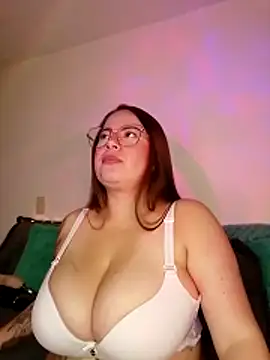 soofy   online show from February 18, 7:18 am