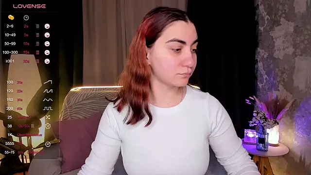 Snapshot of hannacheekss_ chatting on October 14, 2:14 am hannacheekss online show from October 14, 2:14 am