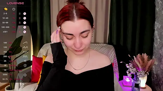 hannacheekss  online show from April 29, 2:37 am