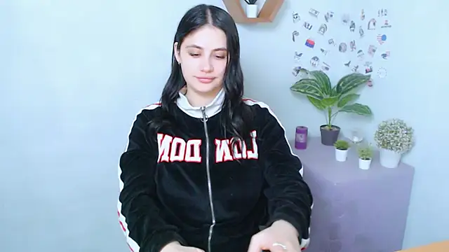 Snapshot of AliceSexyyy_ chatting on October 16, 7:27 pm AliceSexyyy online show from October 16, 7:27 pm