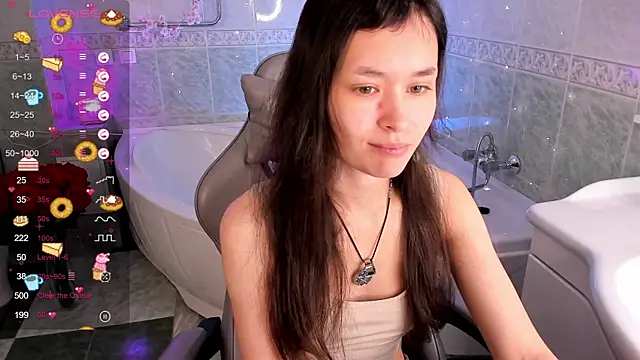 Snapshot of Emily_Strikeee chatting on September 25, 10:25 am Emily Strikeee online show from September 25, 10:25 am