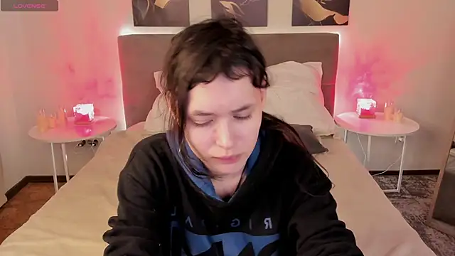 Snapshot of Emily_Strikeee chatting on October 16, 10:07 am Emily Strikeee online show from October 16, 10:07 am