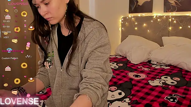 Emily Strikeee online show from February 27, 4:34 am