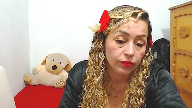 ariellth online show from March 8, 6:23 pm