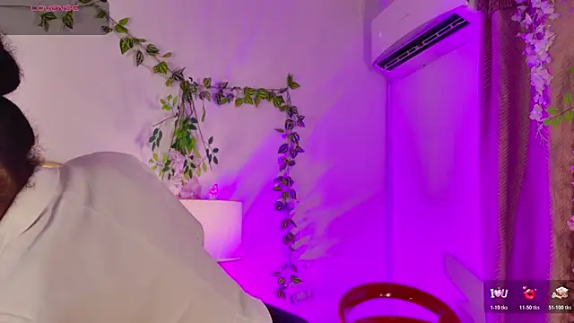 NahiaraReina online show from June 12, 1:41 pm