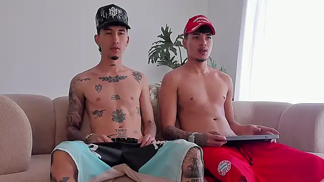 Ian and Noah online show from July 4, 7:32 pm