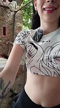 sweet outdoor charm online show from May 1, 3:48 pm