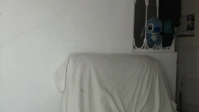 Snapshot of skinny_sweet2411 chatting on October 16, 5:43 am skinny sweet2411 online show from October 16, 5:43 am