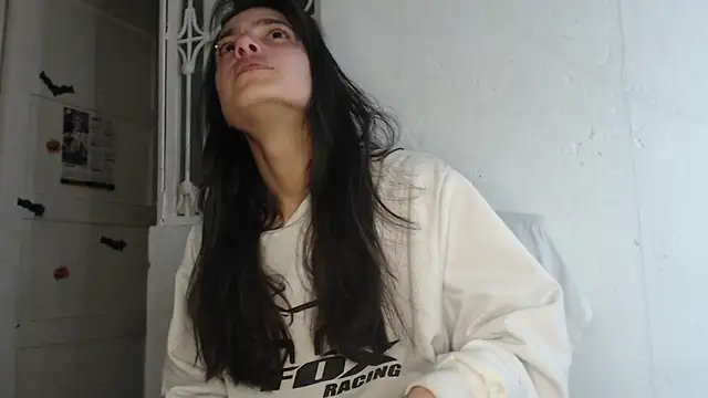 skinny sweet2411 online show from November 10, 1:44 am