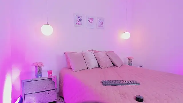 ibella7 online show from February 9, 8:00 pm