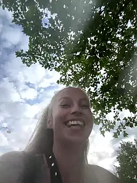 Hr Fru Olsen online show from July 18, 5:04 pm