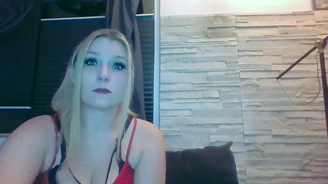Snapshot of DevilsAngel13 chatting on October 16, 6:10 pm DevilsAngel13 online show from October 16, 6:10 pm