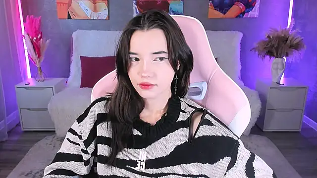 as1an girlfriend online show from May 1, 2:37 am