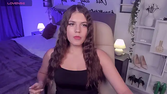 Snapshot of BellaSweetHeart chatting on October 2, 7:08 pm BellaSweetHeart online show from October 2, 7:08 pm
