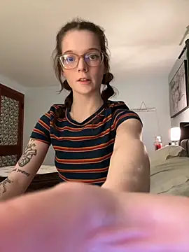 dreamteemergirl online show from November 18, 1:50 am