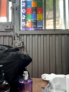 Alysson-- online show from December 17, 4:33 pm