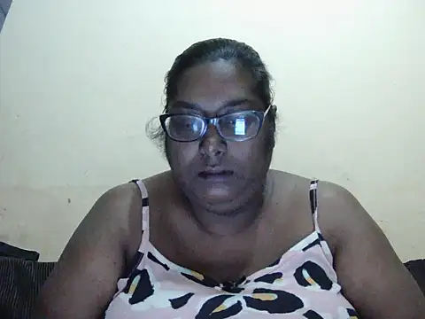 Sexy Tigress26 online show from October 19, 9:39 pm