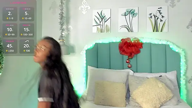 Khenta Michells online show from December 2, 11:00 am