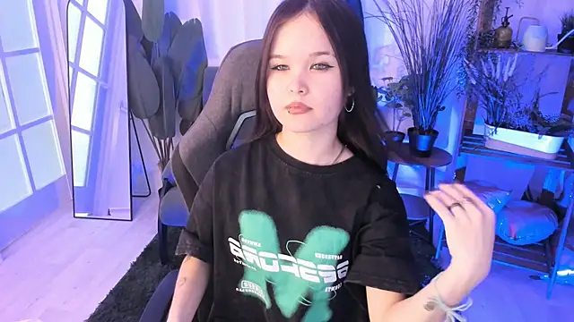 Elainebeness online show from August 5, 6:58 pm