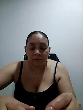 MirandaSoto online show from March 8, 5:00 am