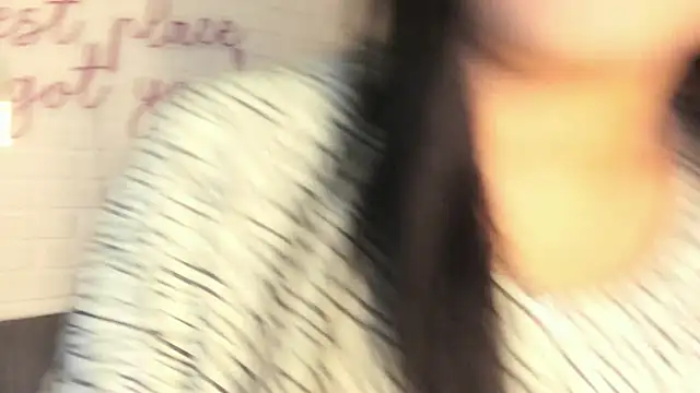 Snapshot of karina_gomez_18 chatting on October 10, 11:26 am karina gomez 18 online show from October 10, 11:26 am