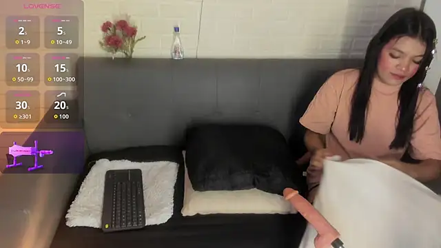 Snapshot of karina_gomez_18 chatting on October 2, 11:26 am karina gomez 18 online show from October 2, 11:26 am