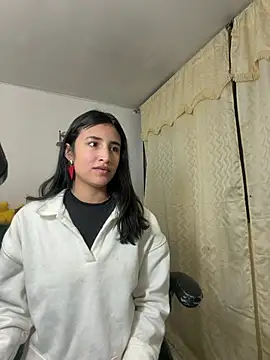 paulinamoons1 online show from April 30, 1:00 am