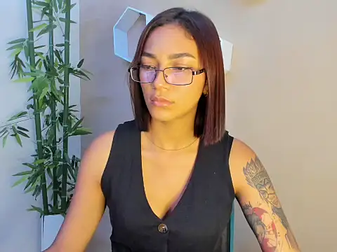 ASIAM BRUNET online show from May 12, 10:05 pm