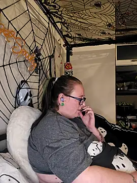Snapshot of Bunny_Cummings chatting on October 17, 10:02 pm Bunny Cummings online show from October 17, 10:02 pm