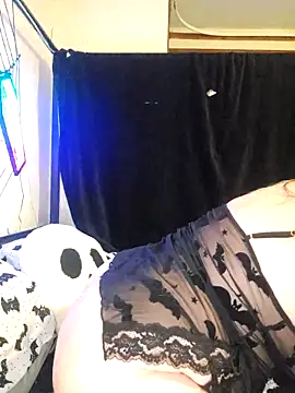 Snapshot of Bunny_Cummings chatting on October 13, 10:45 pm Bunny Cummings online show from October 13, 10:45 pm
