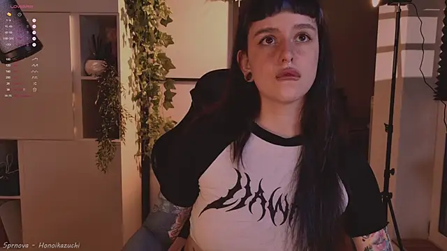 MichaellaMoon online show from September 24, 5:01 pm