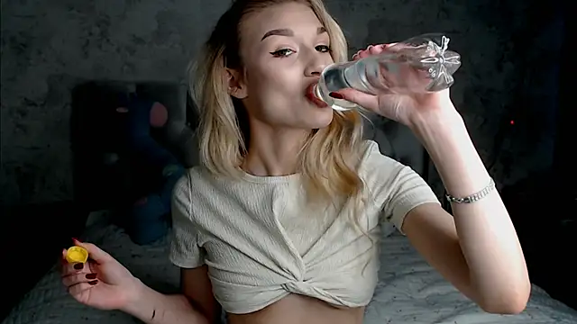 Ella Milla online show from April 28, 2:43 pm