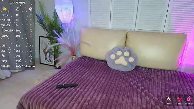 Miss Elia online show from June 25, 3:35 pm