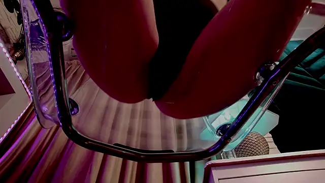 FeetVibe online show from January 6, 8:18 am